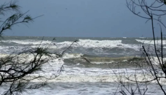 শক্তি বাড়ছে ঘূর্ণিঝড় ডিটওয়াহর, তবে বাংলাদেশ উপকূলে প্রভাব পড়বে না