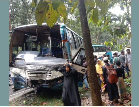 কক্সবাজারে বাস–মাইক্রোবাসের সংঘর্ষ, নিহত ৫