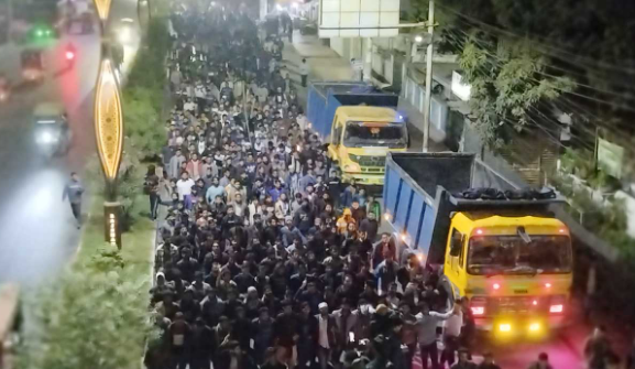 ওসমান হাদি হত্যার বিচার দাবিতে উত্তাল রাবি