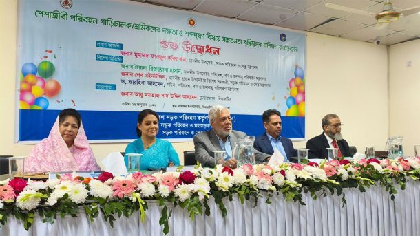 সড়ক উপদেষ্টা আমরা উটপাখির মতো বালিতে মাথা গুঁজে আছি, প্রলয় ঠেকানো যাবে না