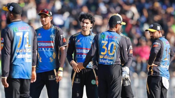 রংপুর, ঢাকা নাকি নোয়াখালী, প্লে-অফের দৌড়ে কে এগিয়ে?