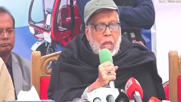 বসবাসযোগ্য নগরী ফেরাতে সবাইকে নিয়ে কাজ করছি : সড়ক উপদেষ্টা