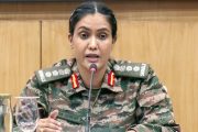 অপারেশন সিঁদুরে নেতৃত্ব দেওয়া কর্নেল সোফিয়াকে রাষ্ট্রপতি পদক দিচ্ছে ভারত