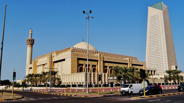 রমজানে ইমাম-মুয়াজ্জিনদের ছুটি সীমিত করল কুয়েত