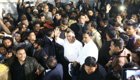 ‘দুলাভাই দুলাভাই’ স্লোগানে মুখর শাহজালালের মাজার এলাকা