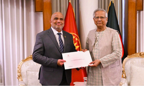 প্রধান উপদেষ্টার সঙ্গে মালদ্বীপের শিক্ষামন্ত্রীর সাক্ষাৎ