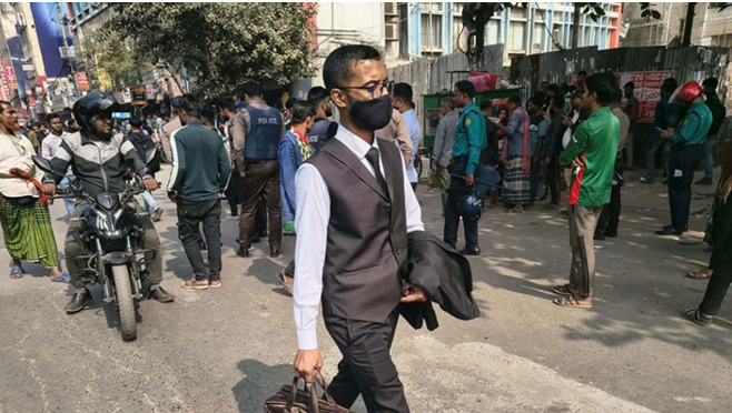 আল্টিমেটাম দিয়ে সড়ক ছাড়লেন অটোরিকশা চালকরা