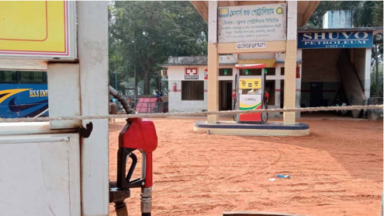 গ্যাস সংকটে বন্ধ হচ্ছে স্টেশনগুলো, গ্রাহকেরা চরম বিপাকে