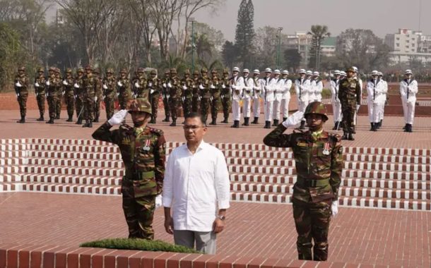 স্মৃতিসৌধে শ্রদ্ধা জানালেন প্রধানমন্ত্রী