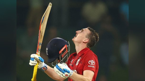 সেঞ্চুরিতে ব্রুকের ইতিহাস, পেছনে পড়লেন সাকিব