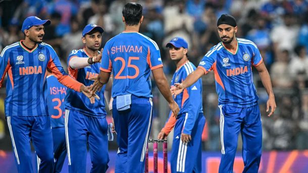 ছন্দে থাকা ভারতের পেসারকে বাদ দিতে বললেন গাভাস্কার