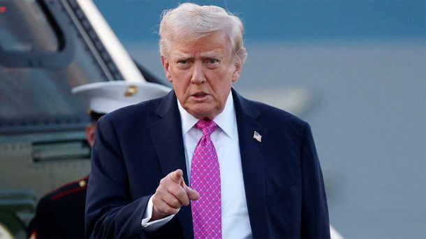 ট্রাম্পের নির্বাহী আদেশ জারি ইরানের সঙ্গে ব্যবসা করা দেশের ওপর আরোপ করা হবে শুল্ক