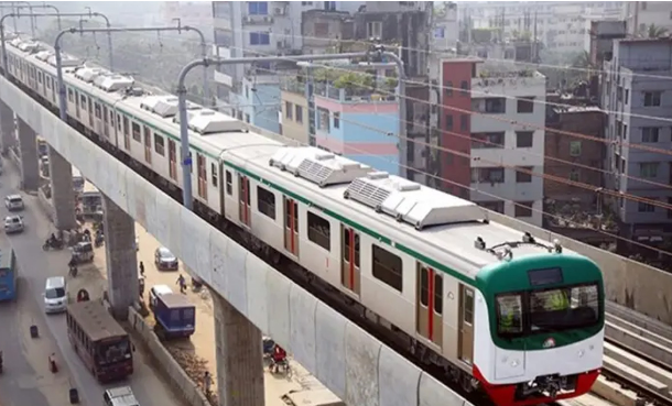 আজ থেকে নতুন নির্দেশনায় চলছে মেট্রোরেল