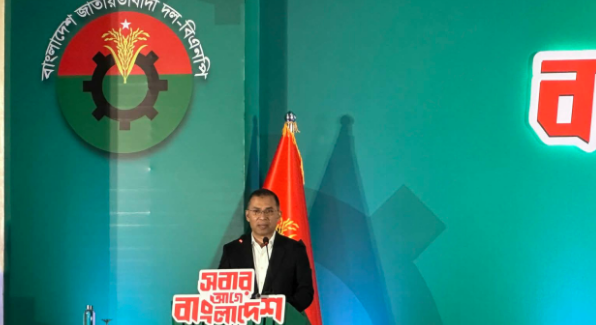 প্রত্যেক গৃহিণীর হাতে ফ্যামিলি কার্ড দিতে চাই : তারেক রহমান