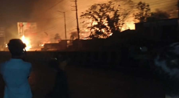 কক্সবাজারে এলপিজি পাম্পে ভয়াবহ আগুন, ছড়িয়ে পড়েছে গ্যাস