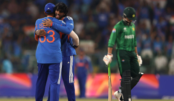 পাকিস্তানকে উড়িয়ে সুপার এইটে ভারত