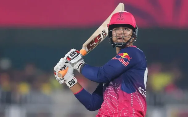 ১৫ বছর বয়সেই সর্বোচ্চ ছক্কার রেকর্ড গড়লেন বৈভব