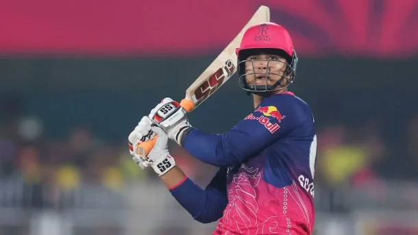 ১৫ বছর বয়সেই সর্বোচ্চ ছক্কার রেকর্ড গড়লেন বৈভব