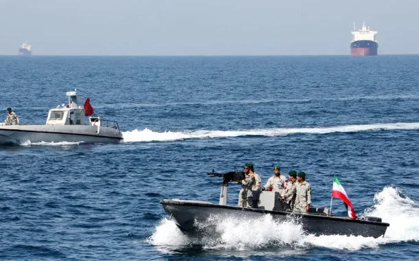 ফের হরমুজ প্রণালি বন্ধ করল ইরান