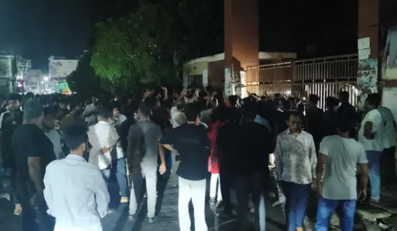 নাসীরুদ্দীন পাটওয়ারীসহ নেতাকর্মীদের থানায় অবরুদ্ধ করে বিএনপির বিক্ষোভ