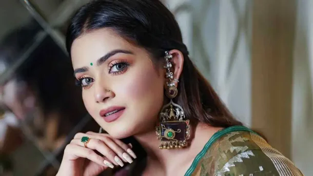 শাড়িকাণ্ড : অভিনেত্রী তানজিন তিশাকে আদালতে হাজির হওয়ার নির্দেশ