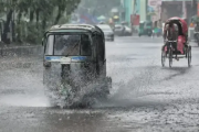 সারাদেশে বজ্রসহ বৃষ্টির আভাস