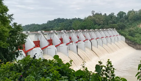 ৮ দিন পর কাপ্তাই বাঁধের ১৬ জলকপাট বন্ধ, কমেছে কাপ্তাই হ্রদের পানি