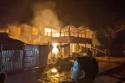 ঝলমল সিনেমা হলে ভয়াবহ আগুন, পুড়ল ২০ দোকান