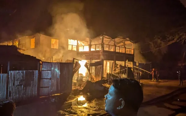 ঝলমল সিনেমা হলে ভয়াবহ আগুন, পুড়ল ২০ দোকান