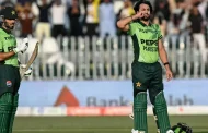 দল থেকে বাদ পড়া ও নেতৃত্ব হারানো সালমানের সেঞ্চুরিতে পাকিস্তানের জয়