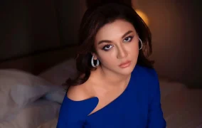 ‘নীল রং আমাতেই সাজে’