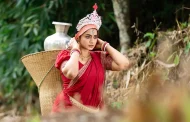 পাহাড়ের ‘দুর্গা’ অর্ষা, নারীর শক্তি ও সংগ্রামের চিত্রে ছড়ালেন মুগ্ধতা