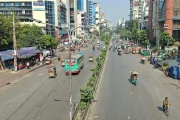 আজও অনেকটাই ফাঁকা ঢাকা, সড়কে নেই যানজট