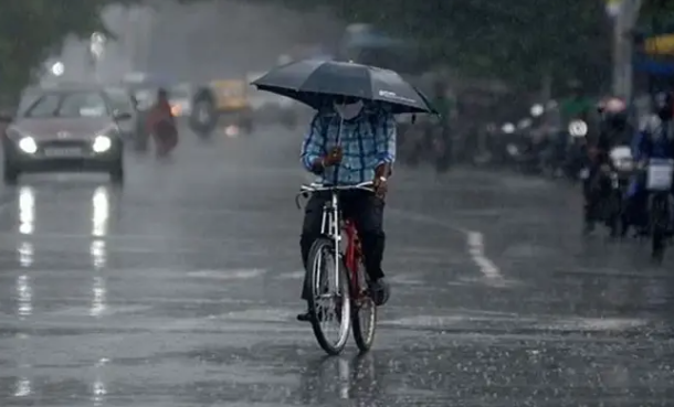 ৩ বিভাগে বজ্রসহ বৃষ্টির আভাস, বাড়বে তাপমাত্রাও