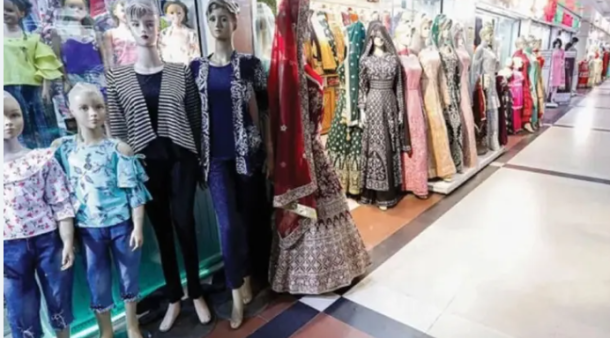 দুর্গাপূজায় রাত ১০টা পর্যন্ত খোলা থাকবে শপিংমল-দোকানপাট